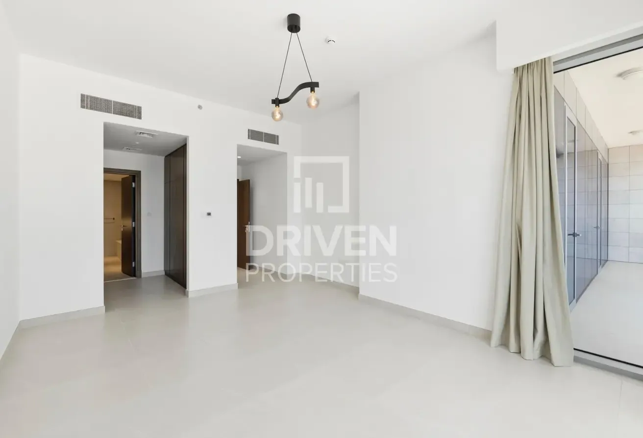 Burj Khalifa View | Huge Layout with Maid's Room
