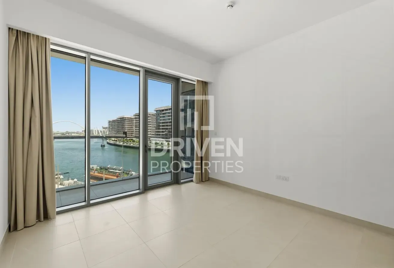 Burj Khalifa View | Huge Layout with Maid's Room