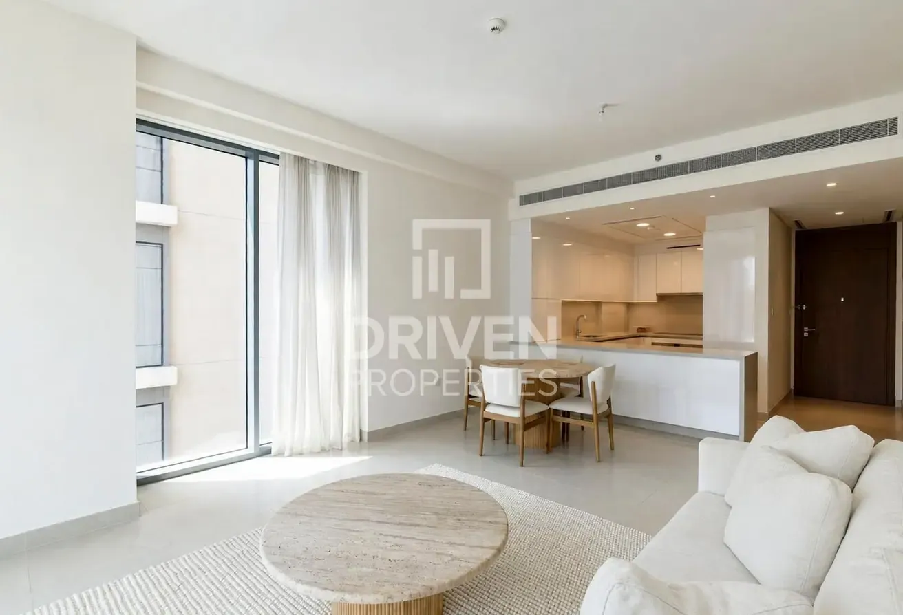 Waterfront Living | Vacant | Stunning Canal Views