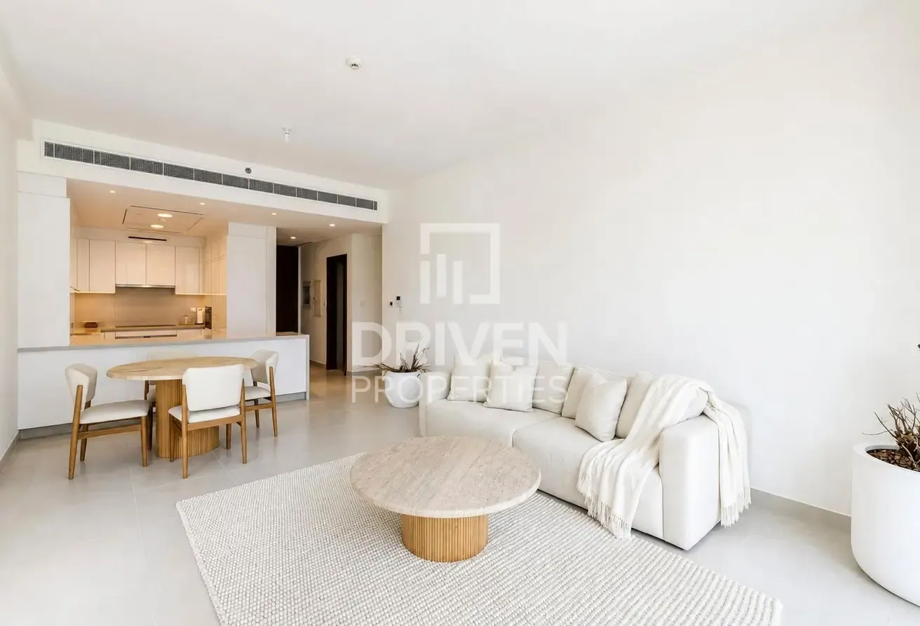 Waterfront Living | Vacant | Stunning Canal Views