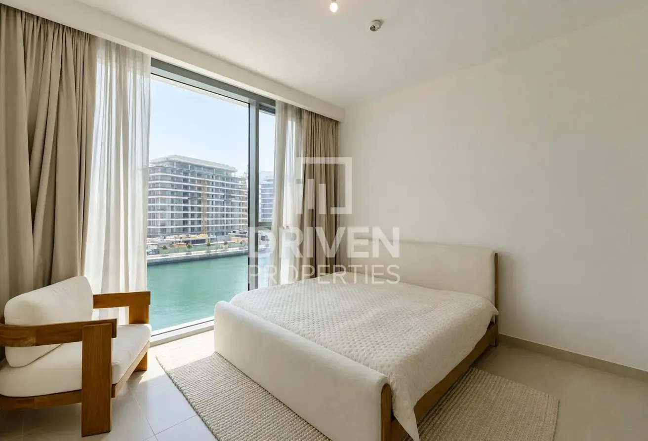 Waterfront Living | Vacant | Stunning Canal Views