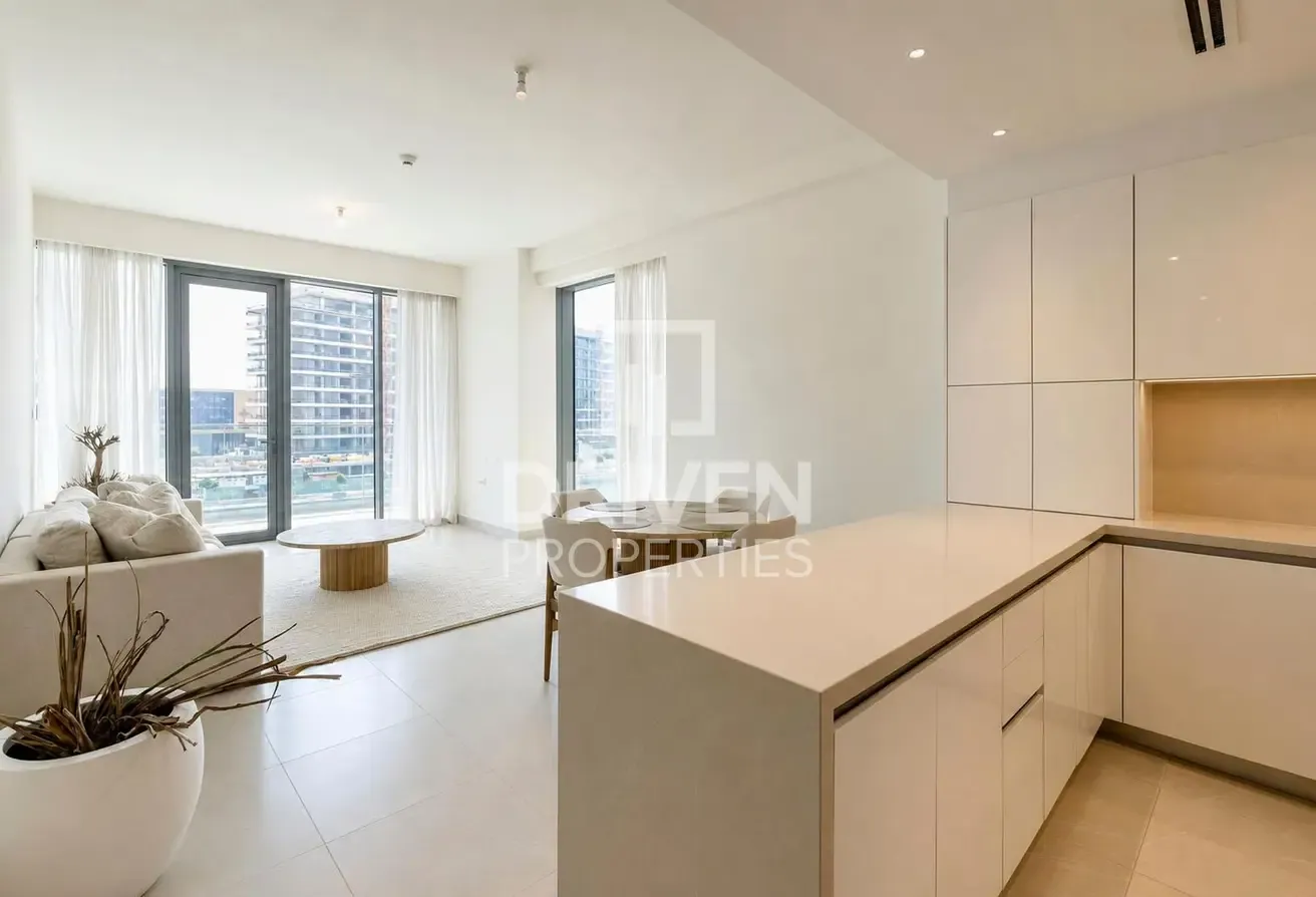 Waterfront Living | Vacant | Stunning Canal Views
