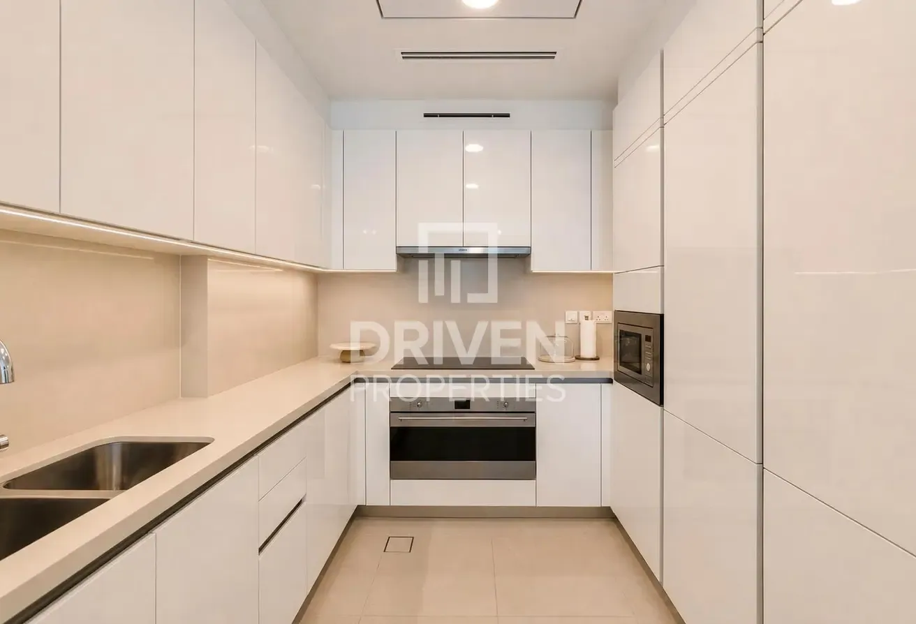 Waterfront Living | Vacant | Stunning Canal Views