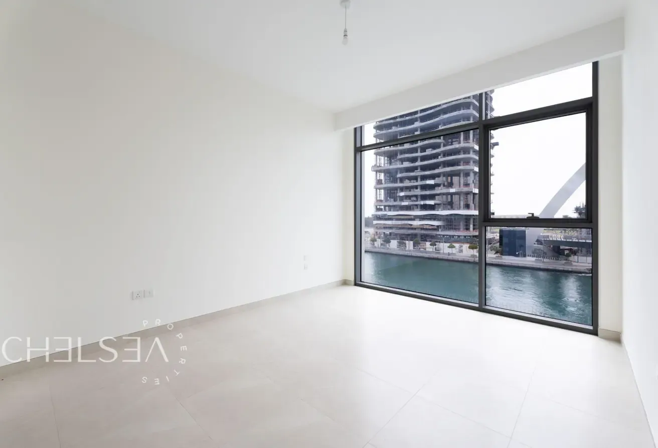 BRAND NEW | FULL CANAL VIEW | PRIME LOCATION