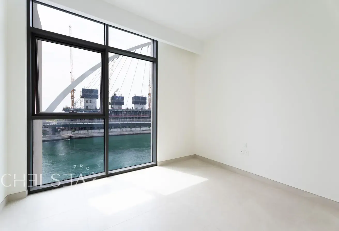BRAND NEW | FULL CANAL VIEW | PRIME LOCATION