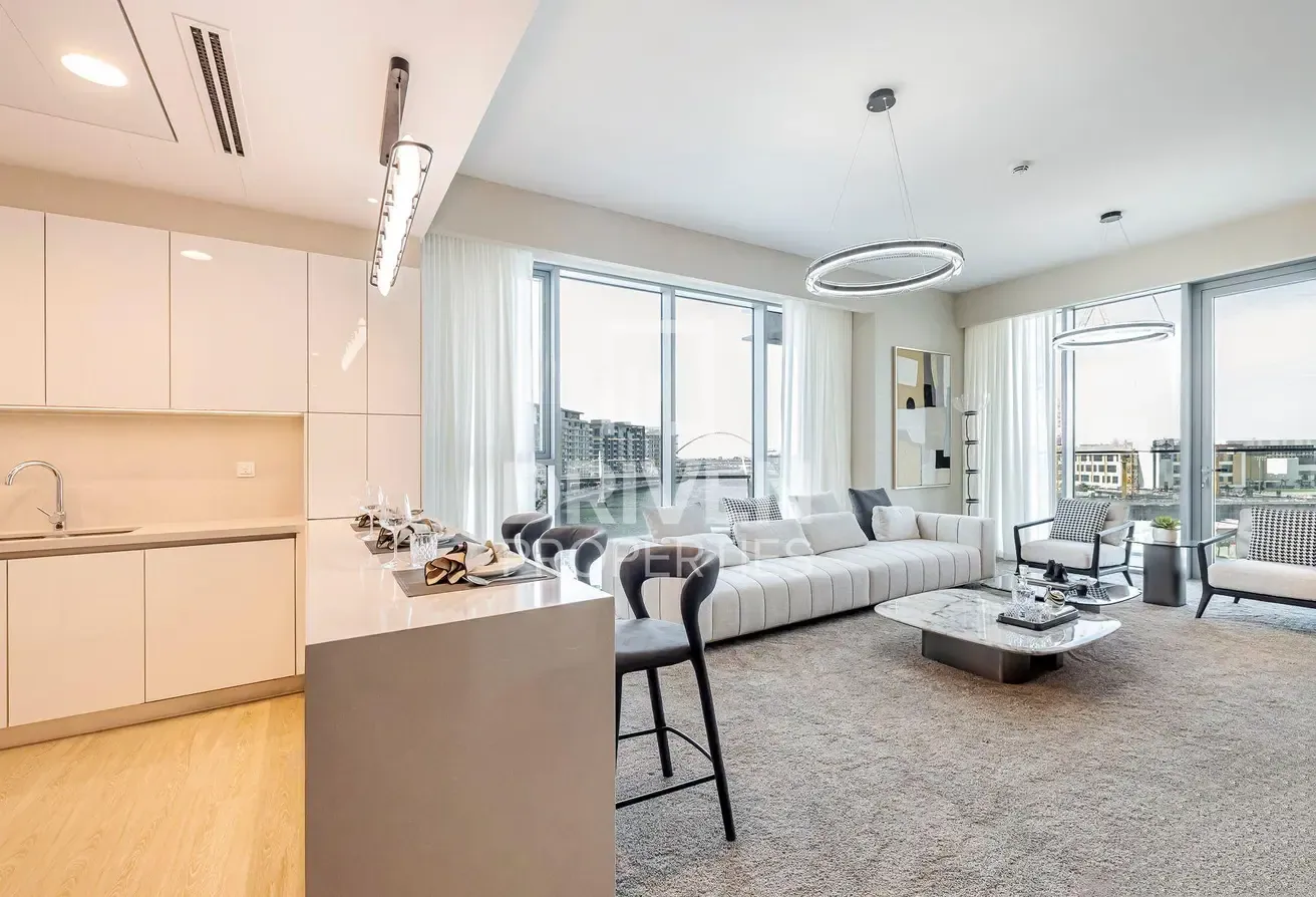 Well-managed and Vacant Apt with Full Canal View