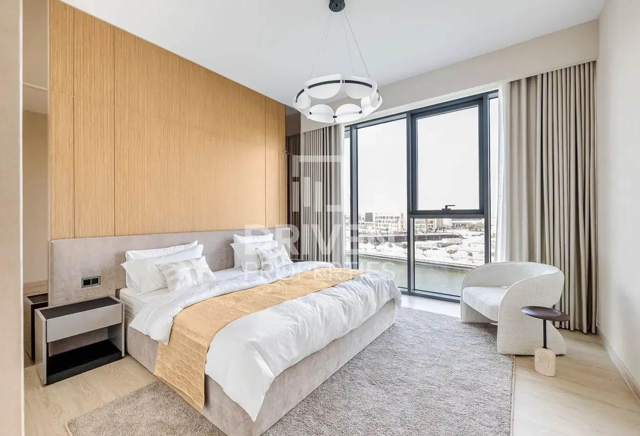 Well-managed and Vacant Apt with Full Canal View