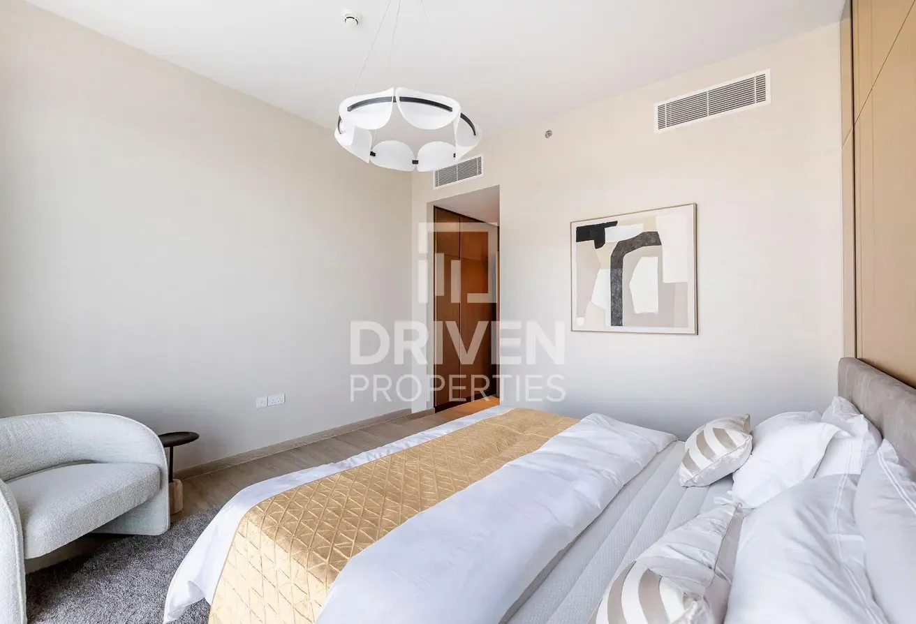 Well-managed and Vacant Apt with Full Canal View