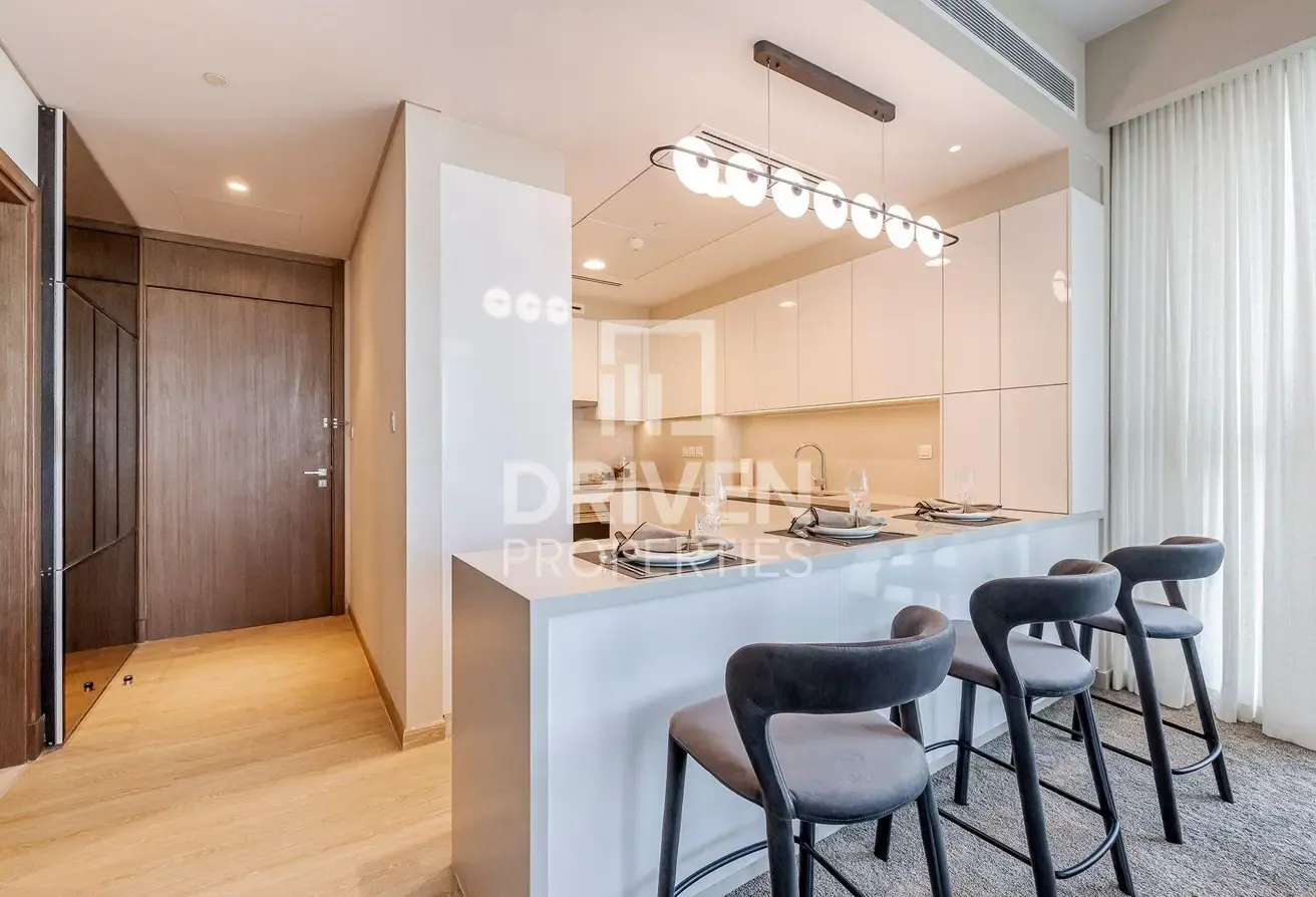 Well-managed and Vacant Apt with Full Canal View
