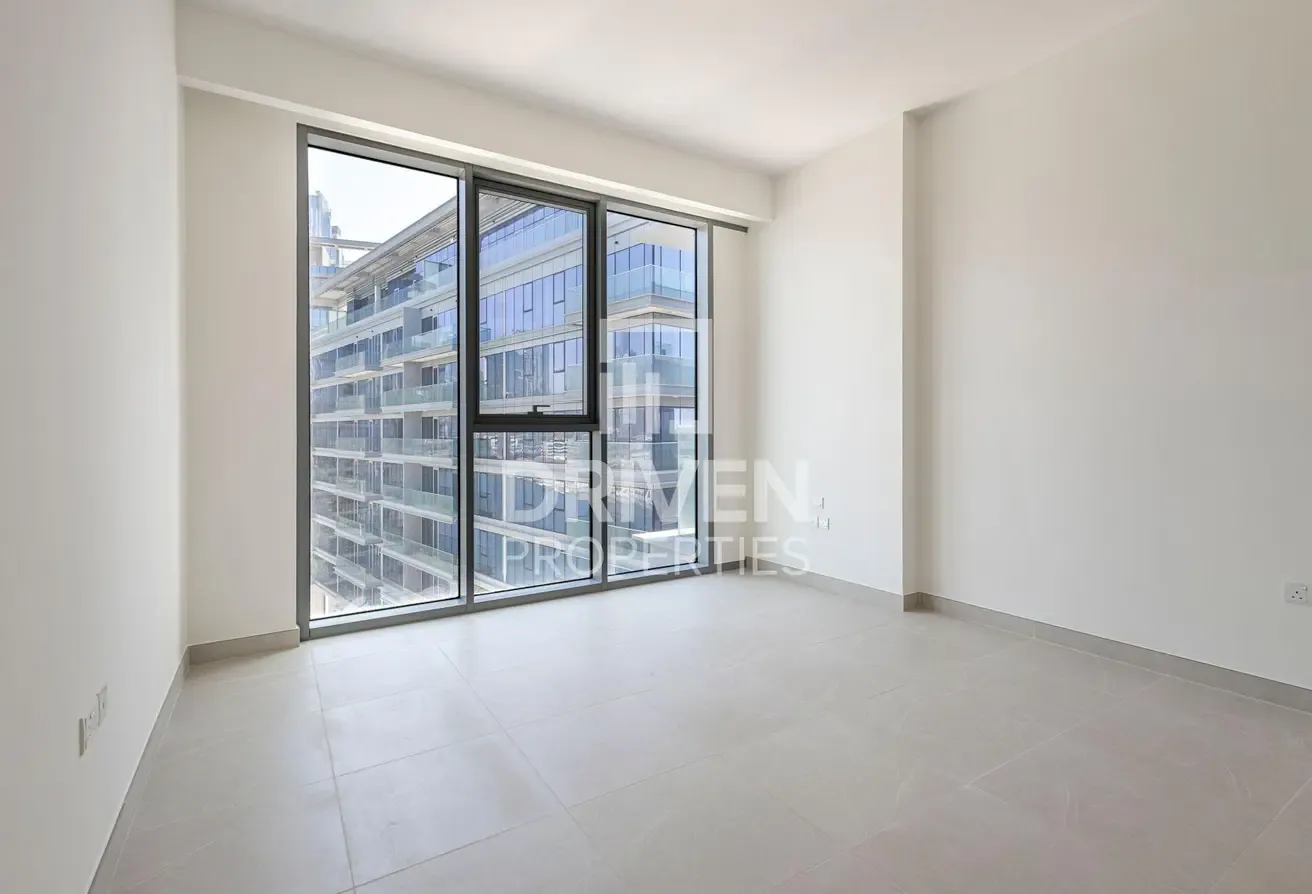 Huge Apt plus Maids Room | Corner with Burj View
