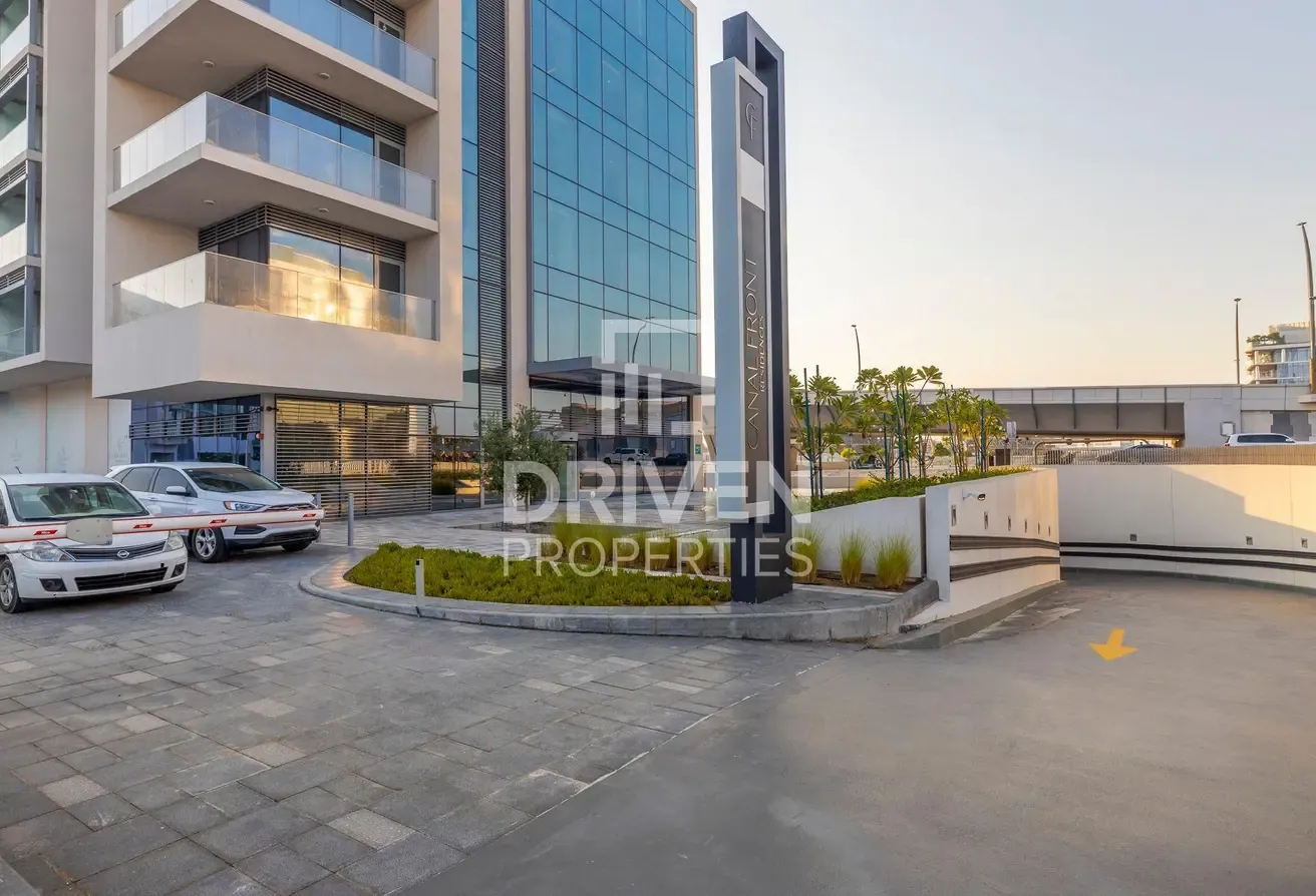 Brand New and Vacant Apt with Canal View