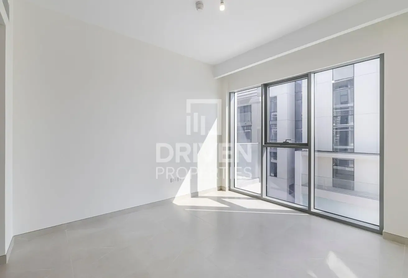 Brand New and Vacant Apt with Canal View
