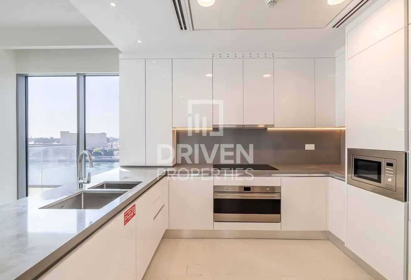Brand New and Vacant Apt with Canal View