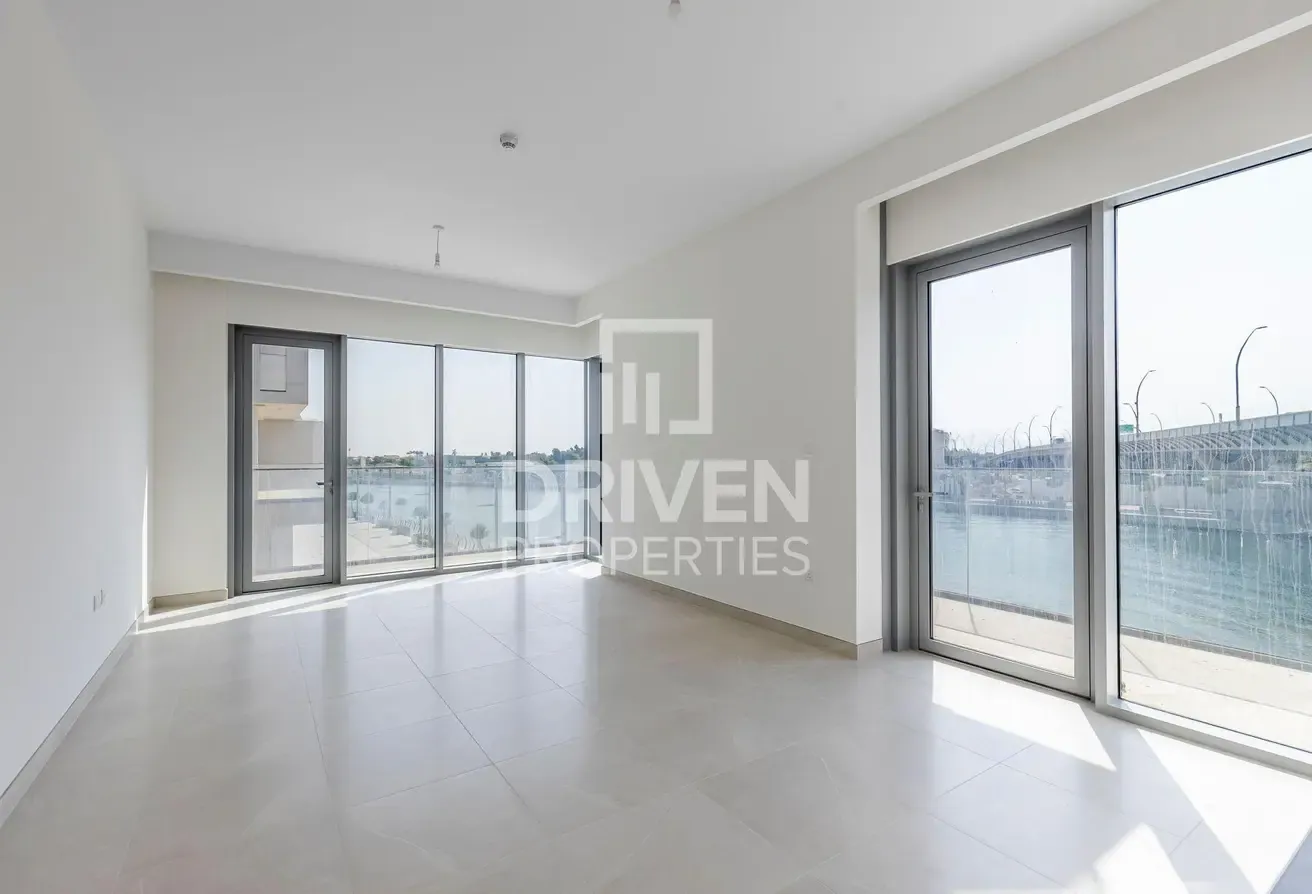 Large Layout and Brand New | Canal View