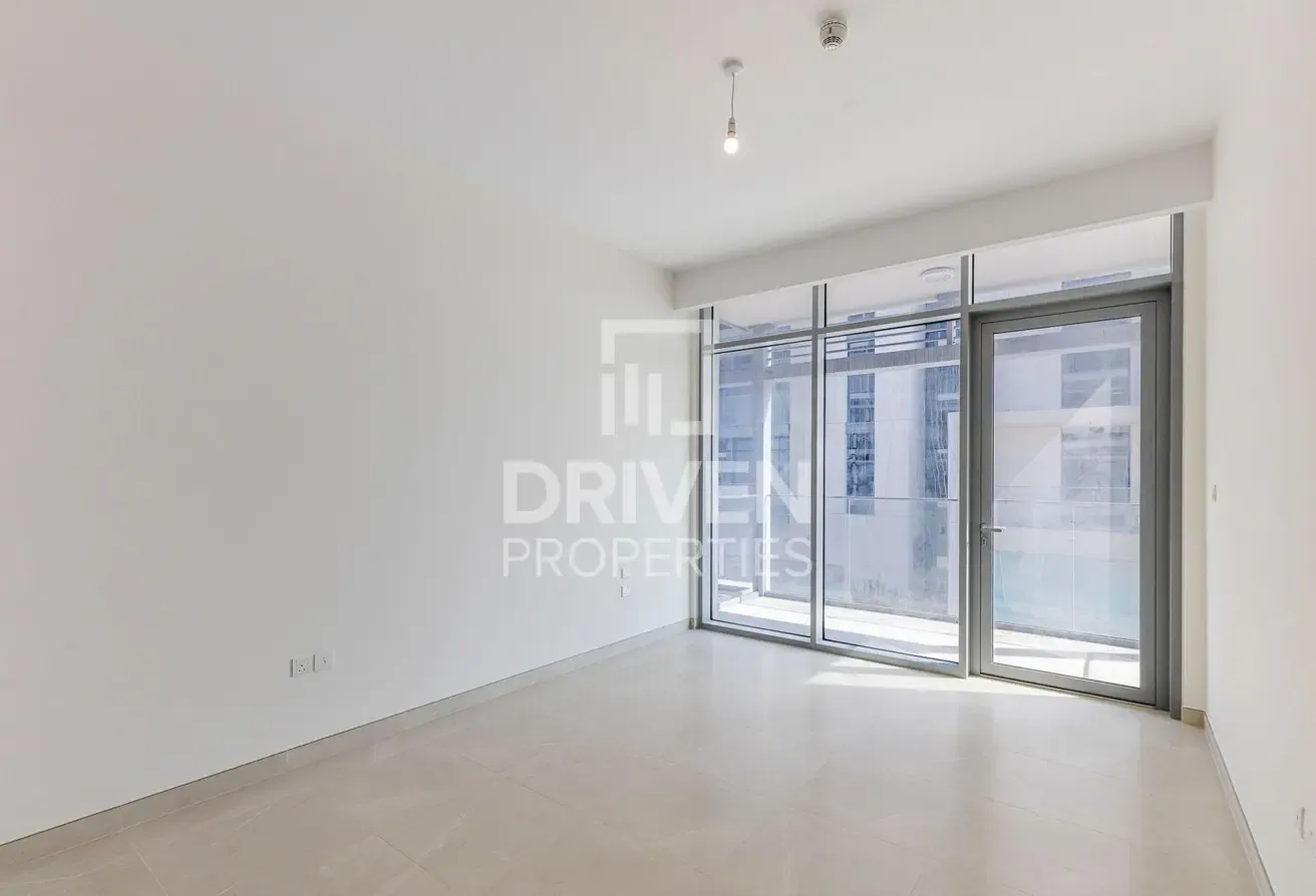 Large Layout and Brand New | Canal View