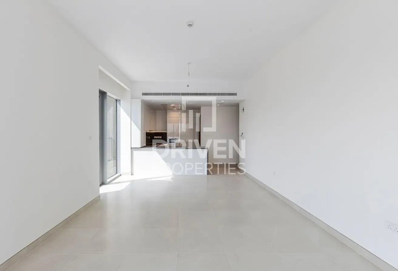 Large Layout and Brand New | Canal View
