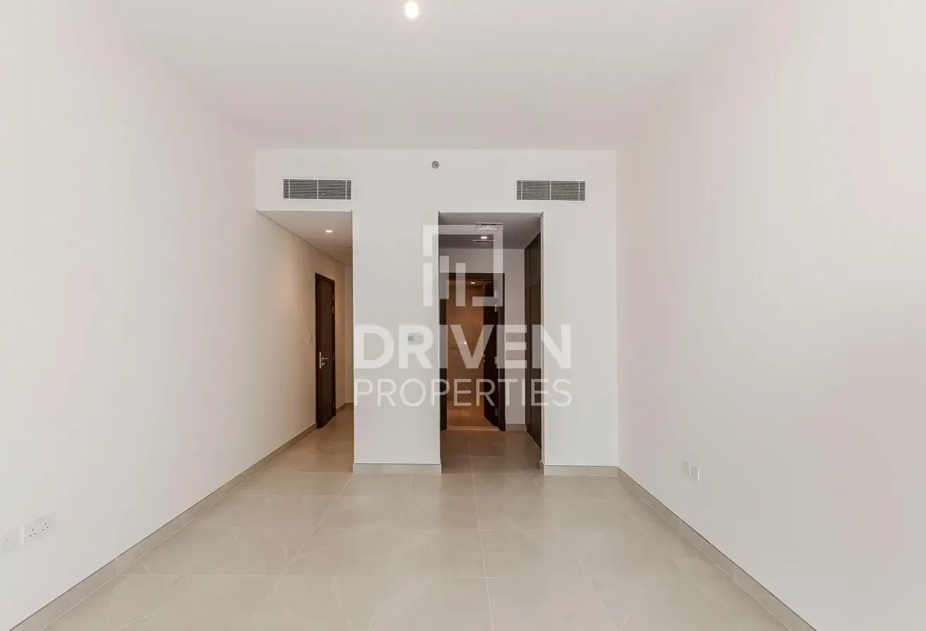 Large Layout and Brand New | Canal View