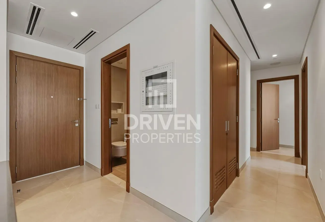 Burj Khalifa View | Lavish Living | Furnished
