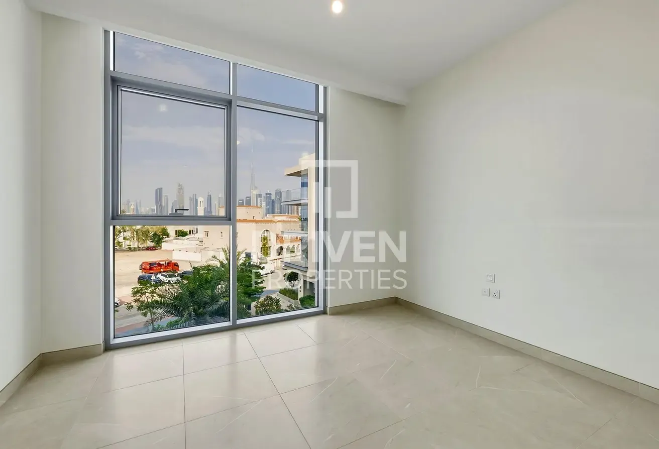 Burj Khalifa View | Lavish Living | Furnished