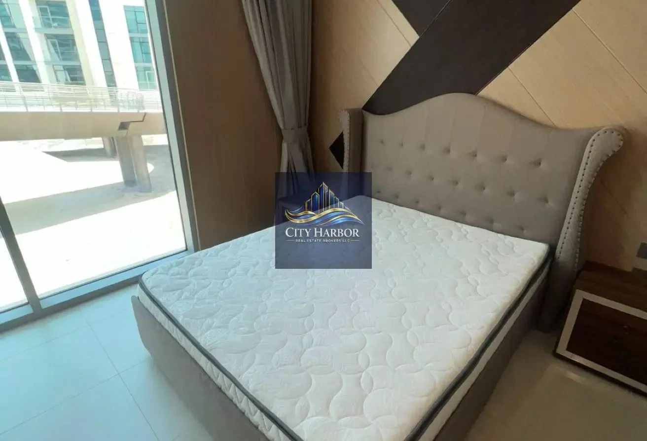 BEAUTIFUL 2 BHK + MAIDS IN CANAL FRONT 2