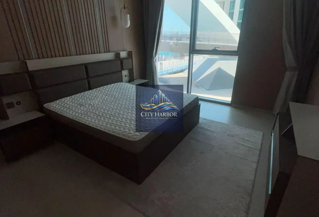 BEAUTIFUL 2 BHK + MAIDS IN CANAL FRONT 2