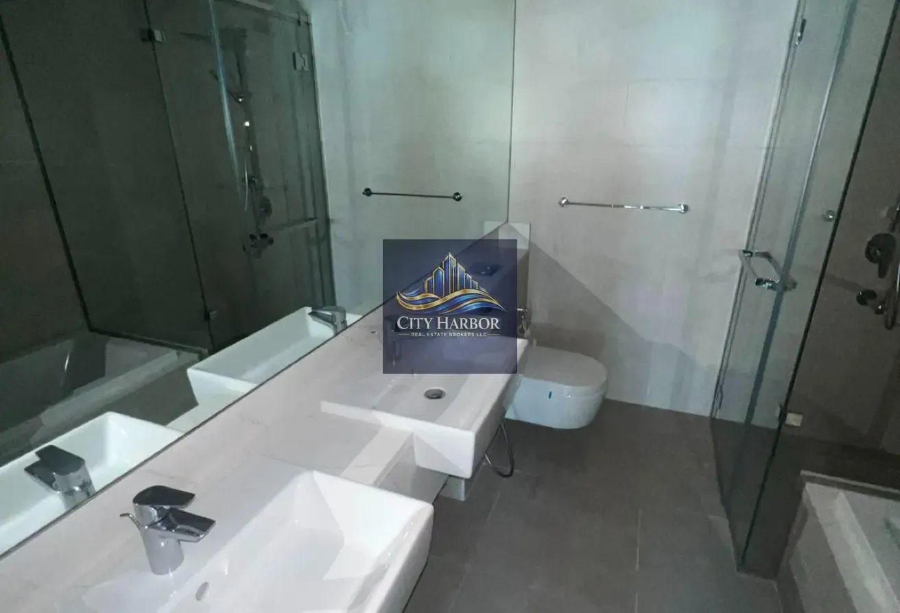 BEAUTIFUL 2 BHK + MAIDS IN CANAL FRONT 2