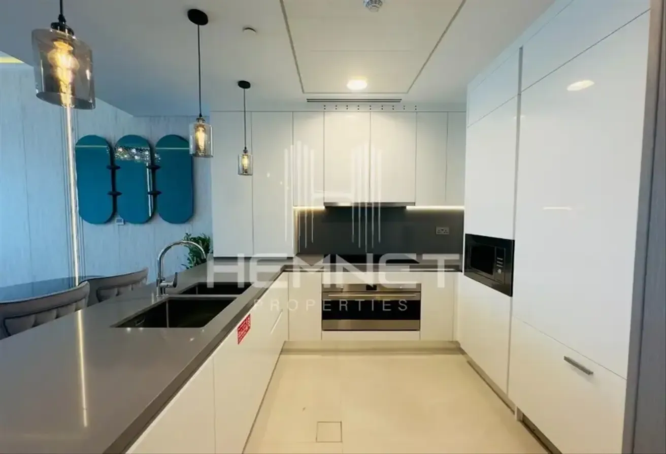 Fully Furnished | Upgraded | Canal View