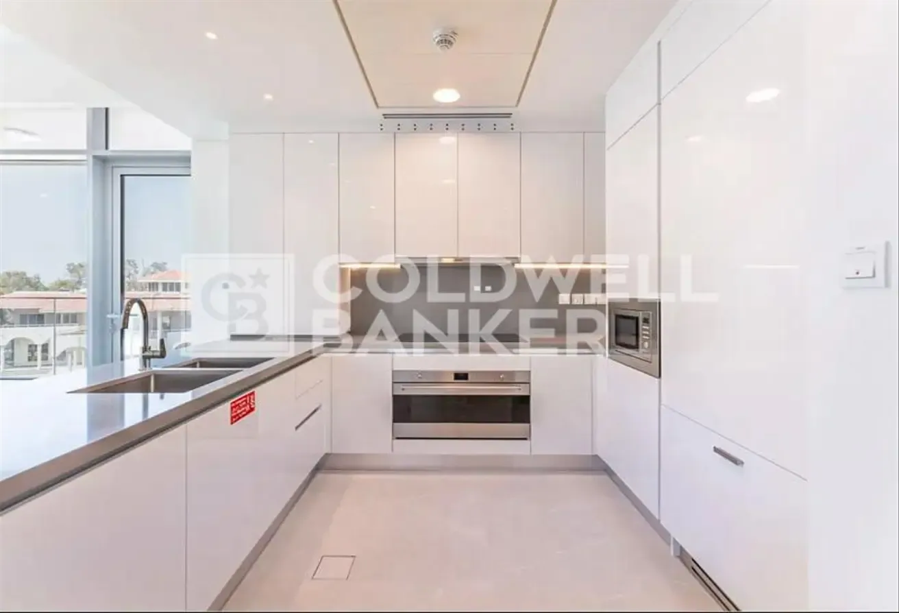 Spacious 2BR| Burj Khalifa View | Call for Viewing