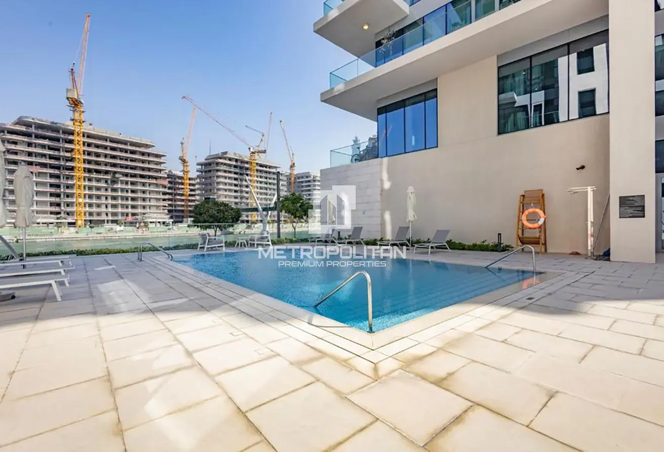 Upgraded Canal View| Fully Furnished| Large Layout