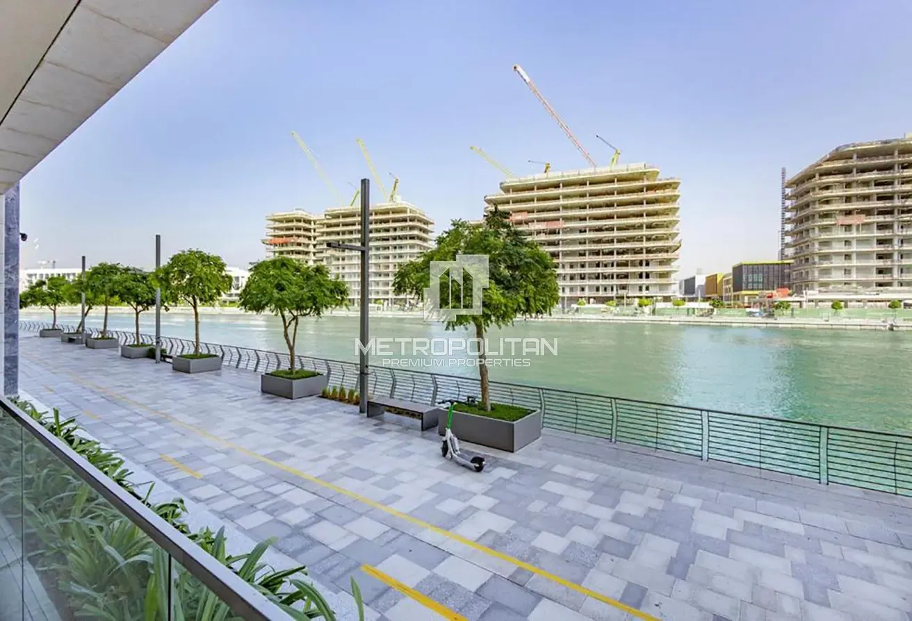 Upgraded Canal View| Fully Furnished| Large Layout