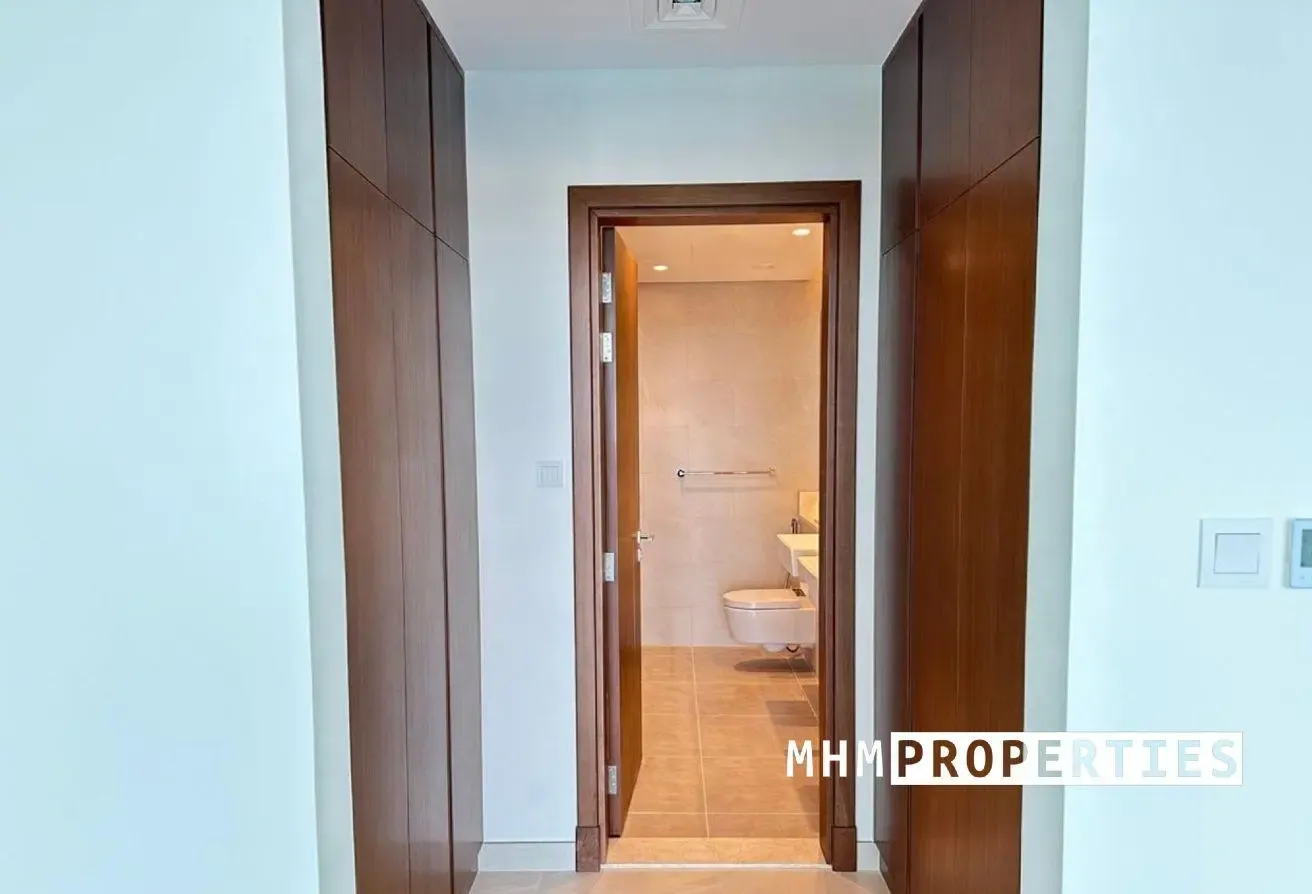 TOP FLOOR | FULL CANAL VIEW | CORNER
