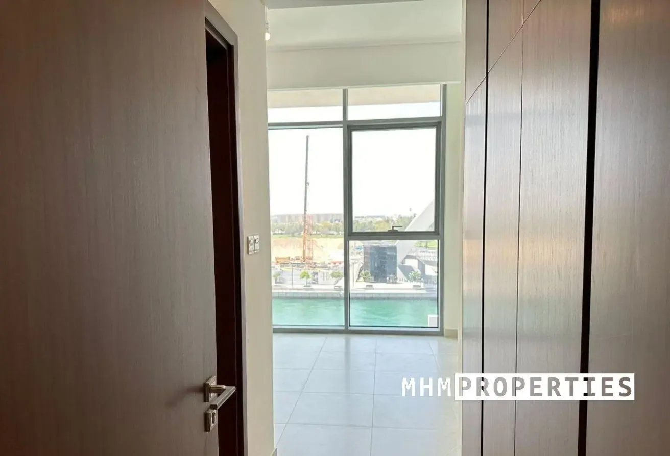 TOP FLOOR | FULL CANAL VIEW | CORNER