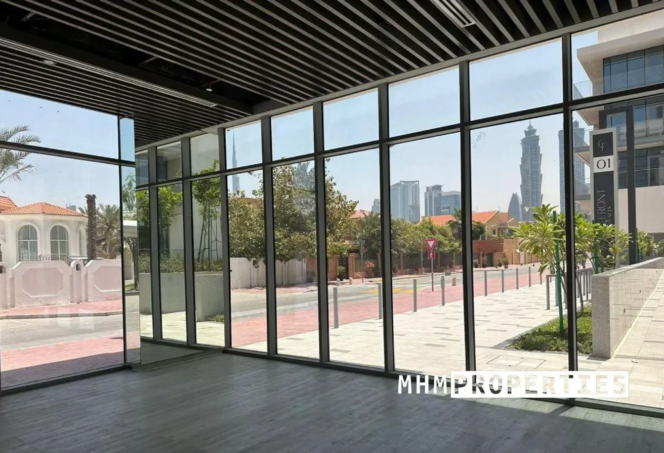 TOP FLOOR | FULL CANAL VIEW | CORNER