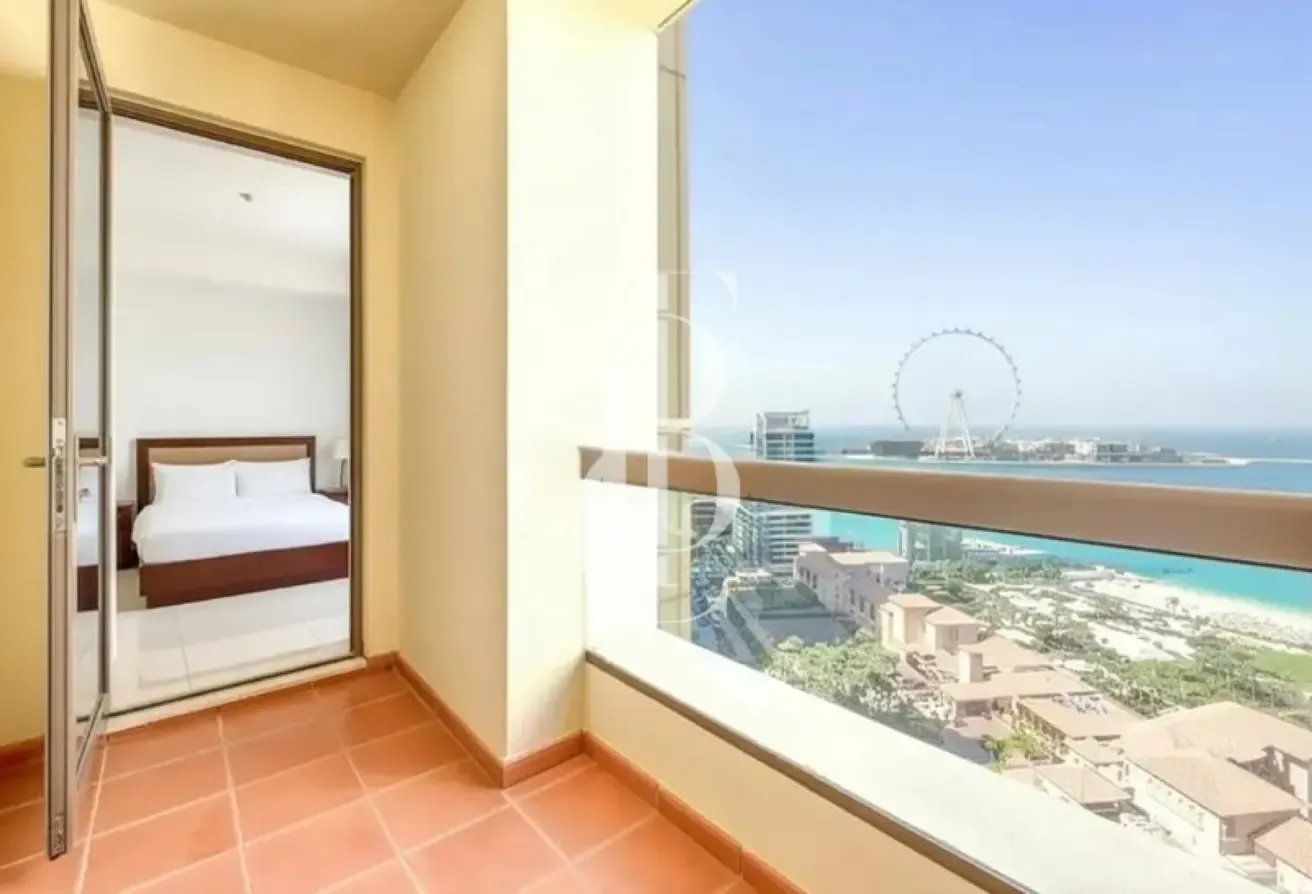 Upgraded | Sea views | Vacant Now