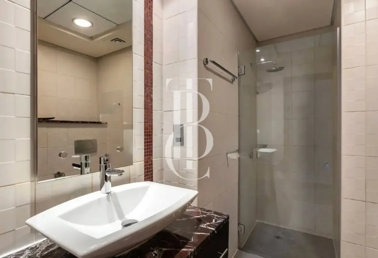 Upgraded | Sea views | Vacant Now