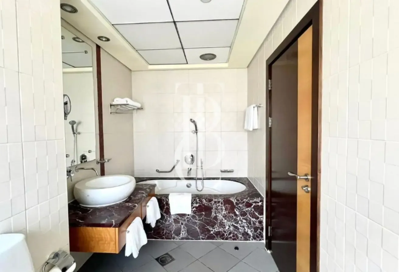 Upgraded | Sea views | Vacant Now