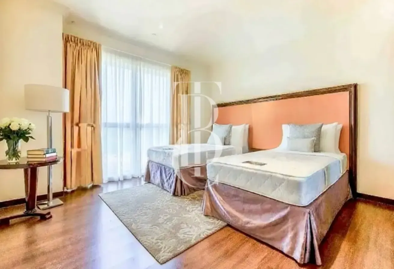 Upgraded | Sea views | Vacant Now