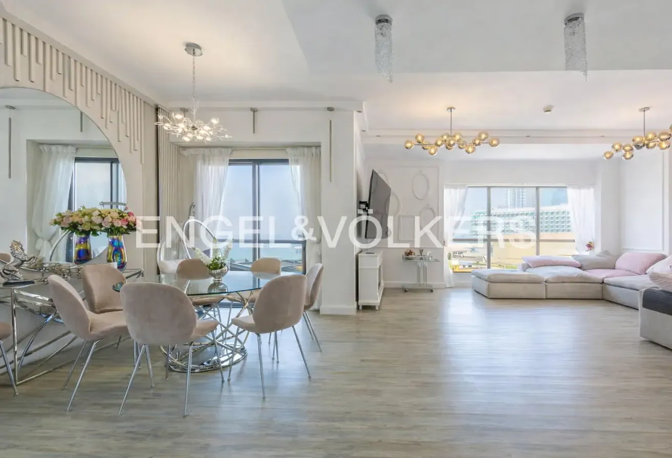 Fully Furnished I Upgraded I Low Floor I Sea View
