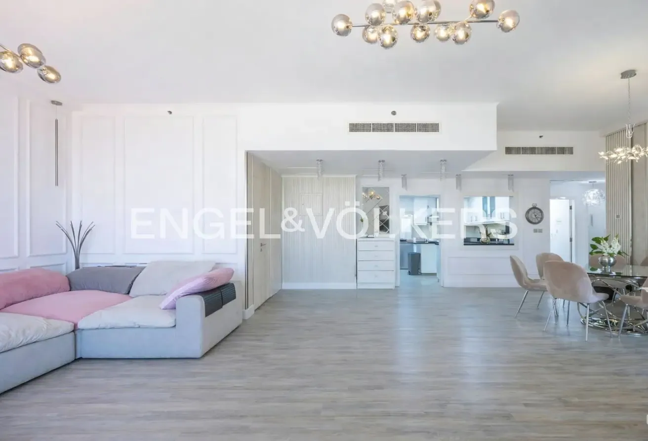Fully Furnished I Upgraded I Low Floor I Sea View