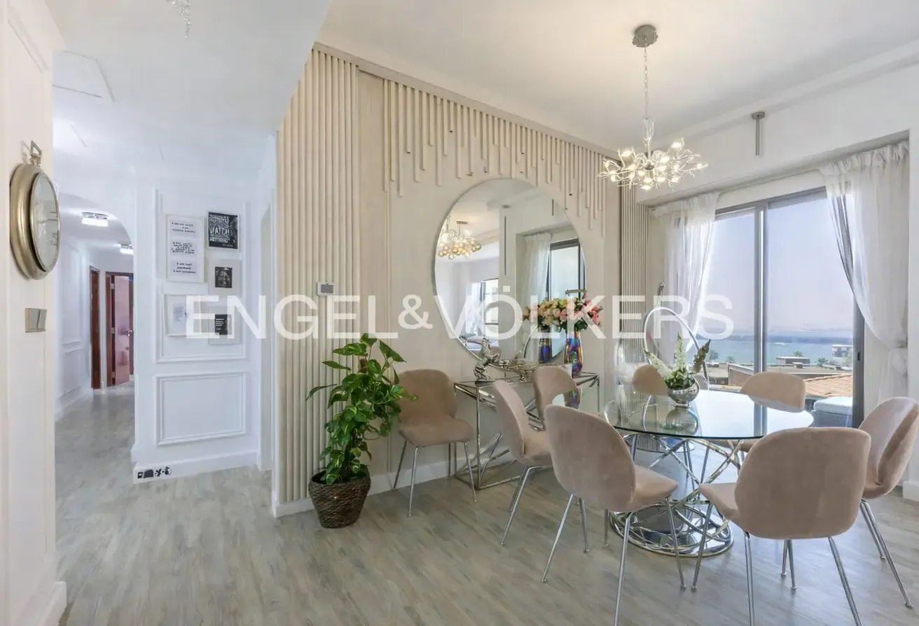 Fully Furnished I Upgraded I Low Floor I Sea View