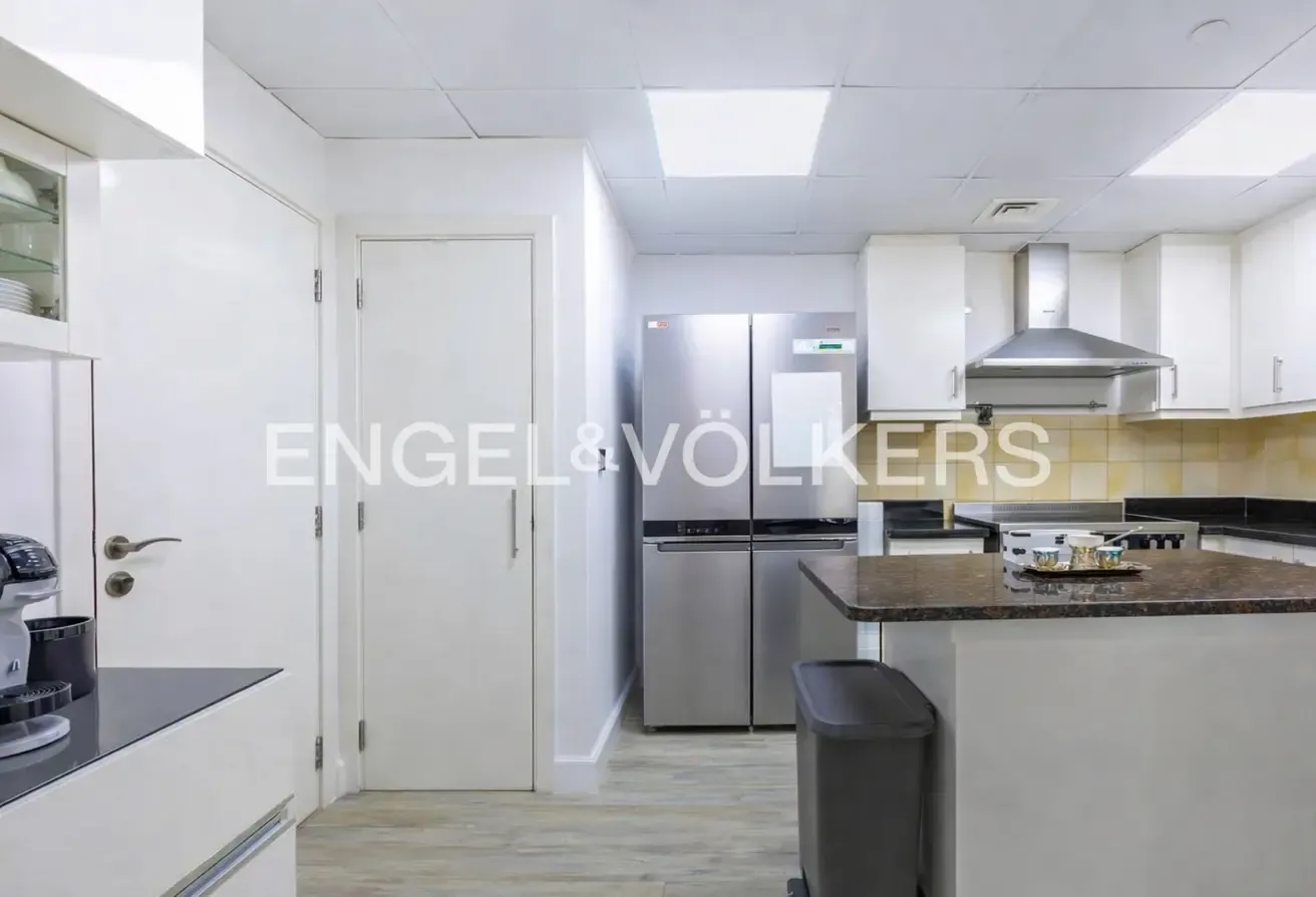 Fully Furnished I Upgraded I Low Floor I Sea View