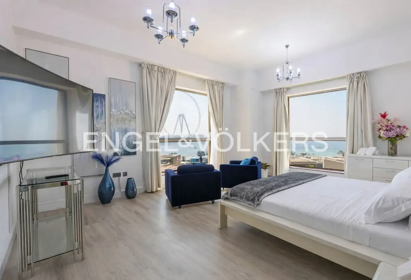 Fully Furnished I Upgraded I Low Floor I Sea View