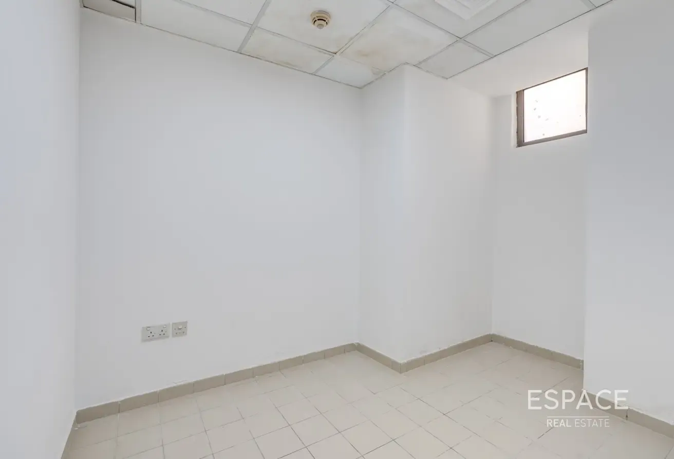 Best Deal | Furnished | Side Sea View