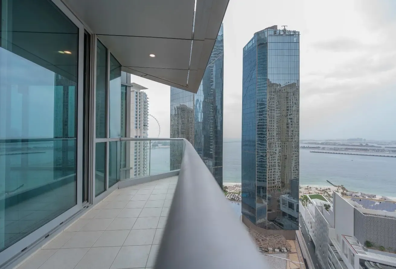 Spacious 3 Bed Room With  Maid Room | Sea View