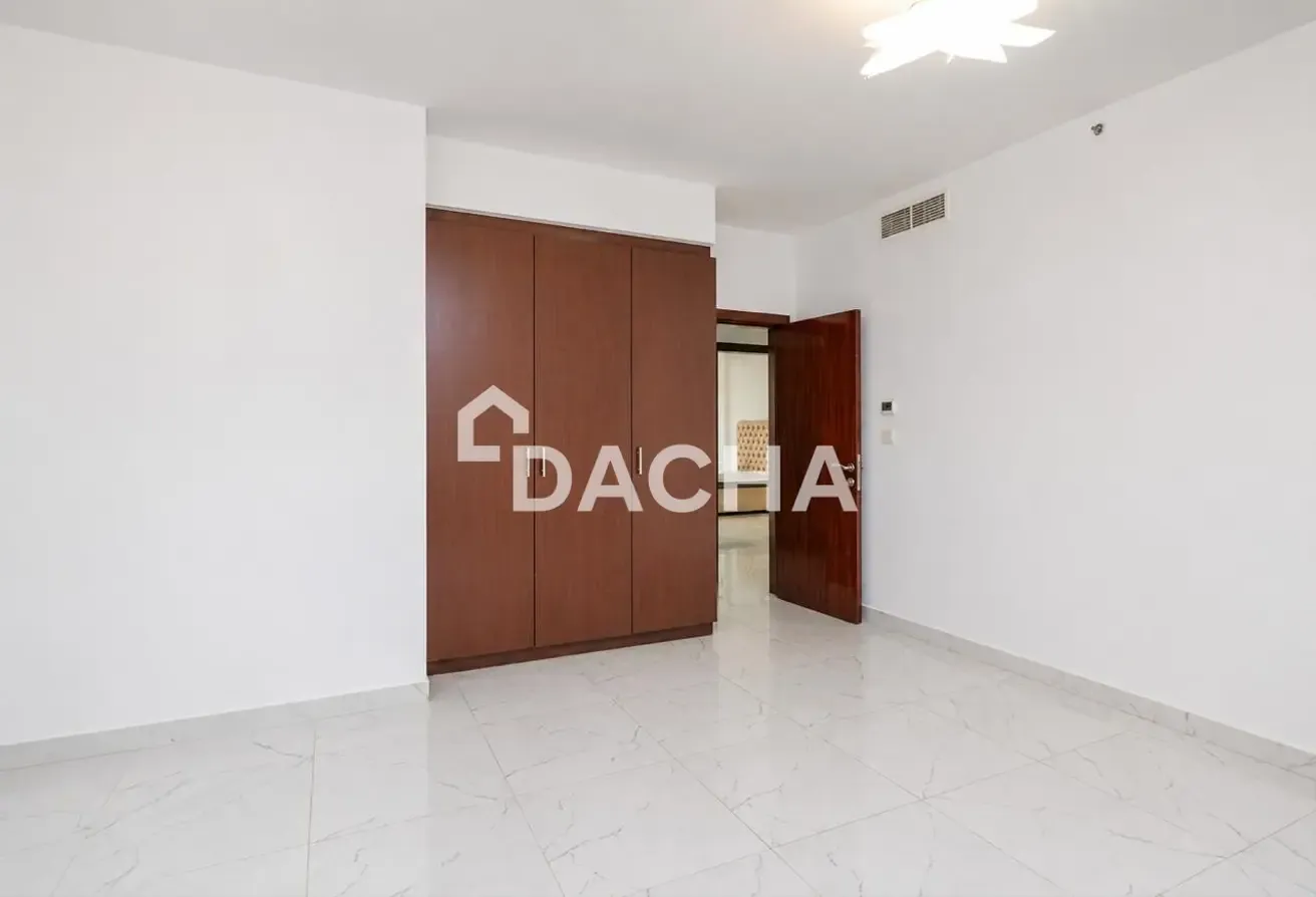 Up to 3-4chqs | Bright | Upgraded | 3BR+Maids
