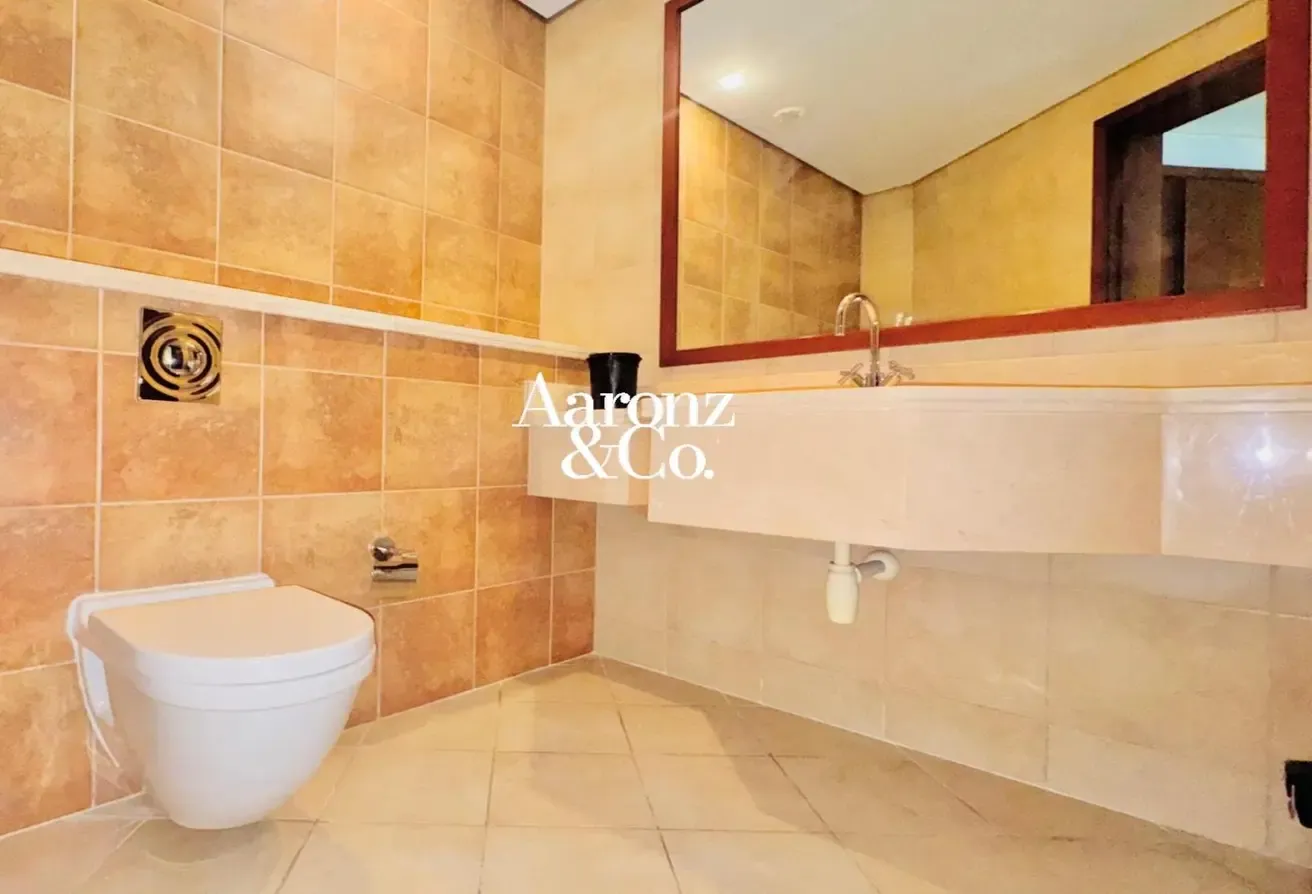 Vacant | Mid Floor | Sea View | 3 Plus Maid
