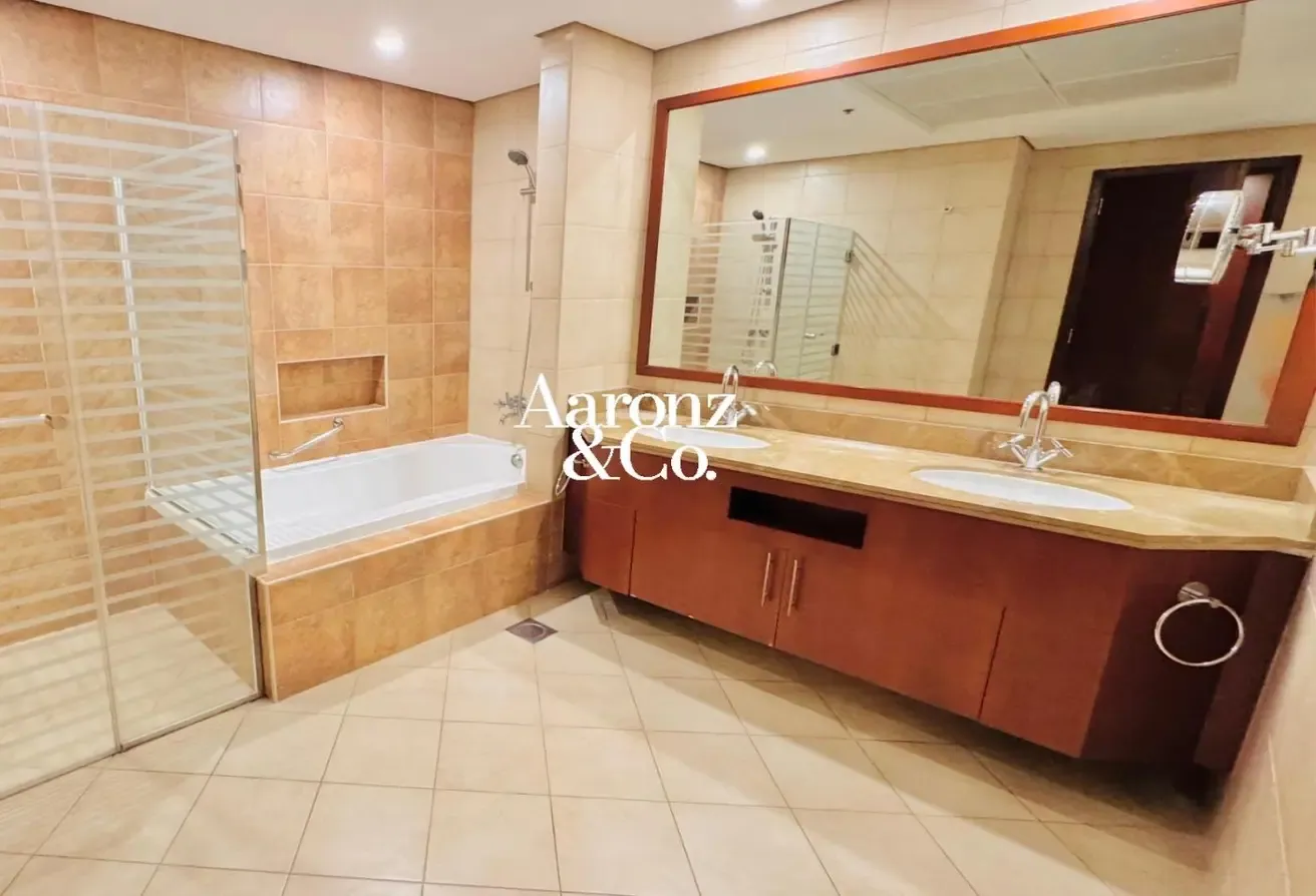 Vacant | Mid Floor | Sea View | 3 Plus Maid
