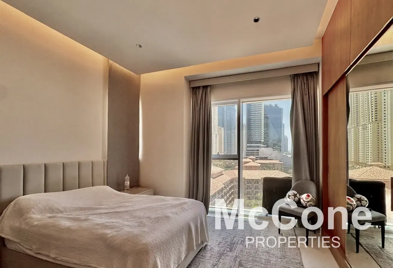 Beachfront | Stunning Views | Prime Location