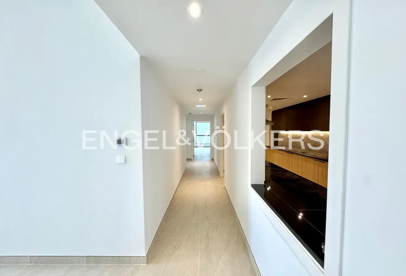 Unfurnished | Fully Upgraded | Vacant