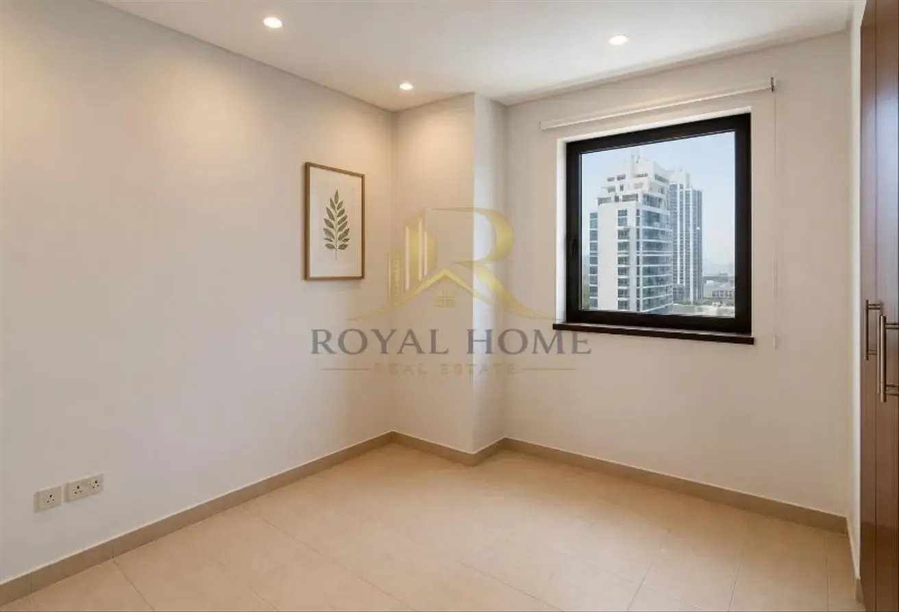 Large Layout l Vacant Now l Prime Location